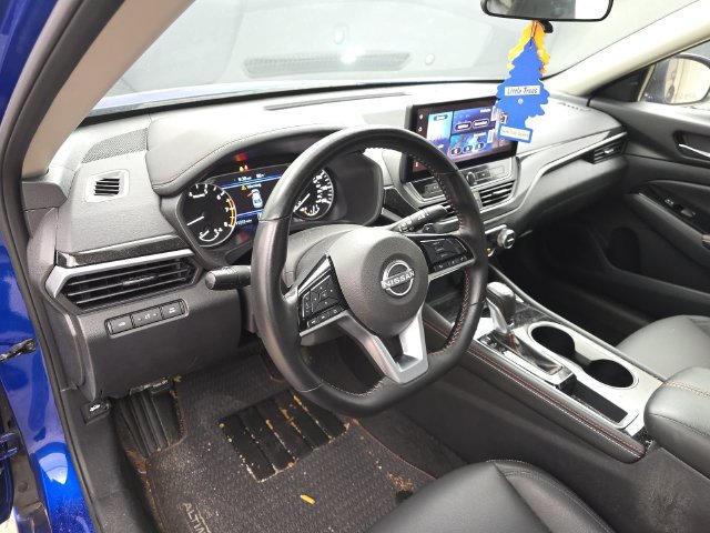 Used 2025 Nissan Altima 2.5 SR w/ SR Premium Package FWD image 14