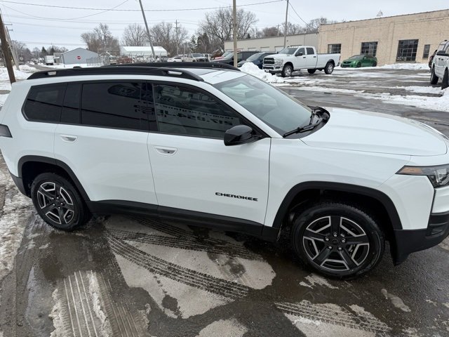 New 2026 Jeep Cherokee Laredo image 4