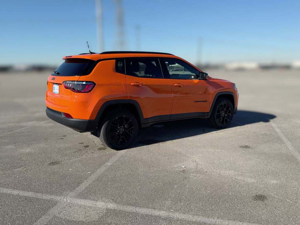 New 2026 Jeep Compass Latitude image 12