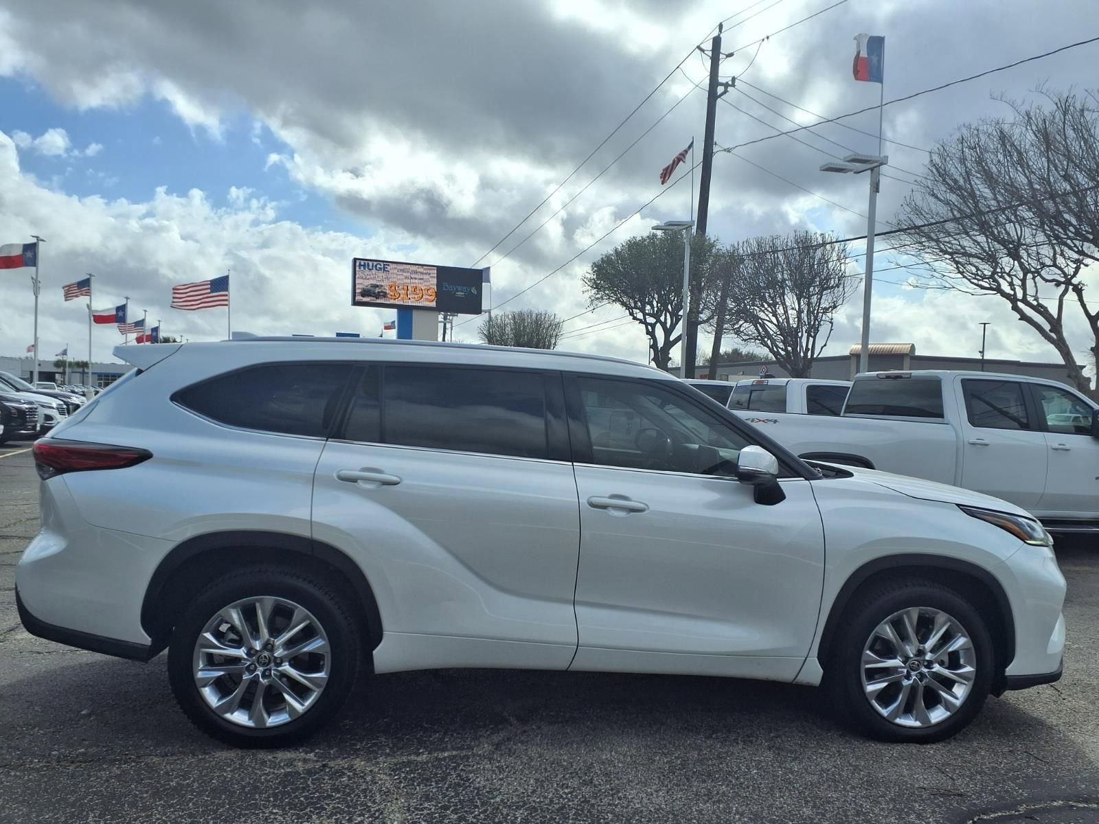 Used 2022 Toyota Highlander Limited image 21