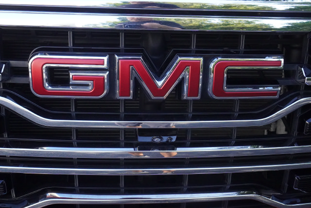 Used 2024 GMC Sierra 1500 SLT w/ SLT Premium Plus Package AWD/4WD image 46