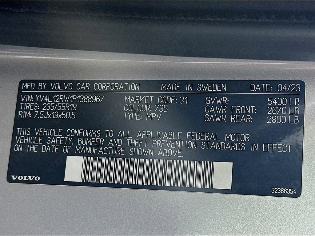 Used 2023 Volvo XC60 B5 Plus image 37