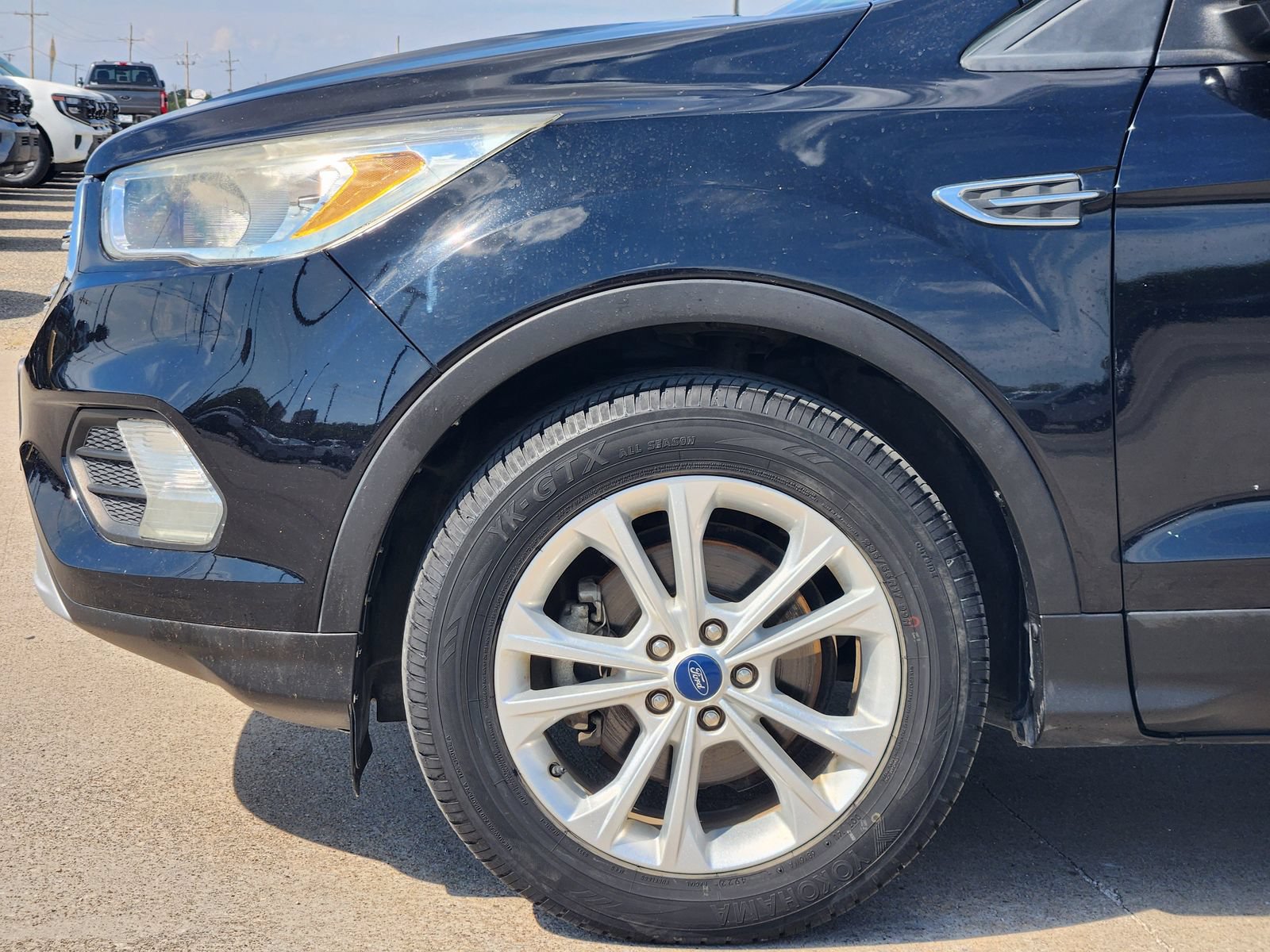 Used 2019 Ford Escape SE FWD image 9