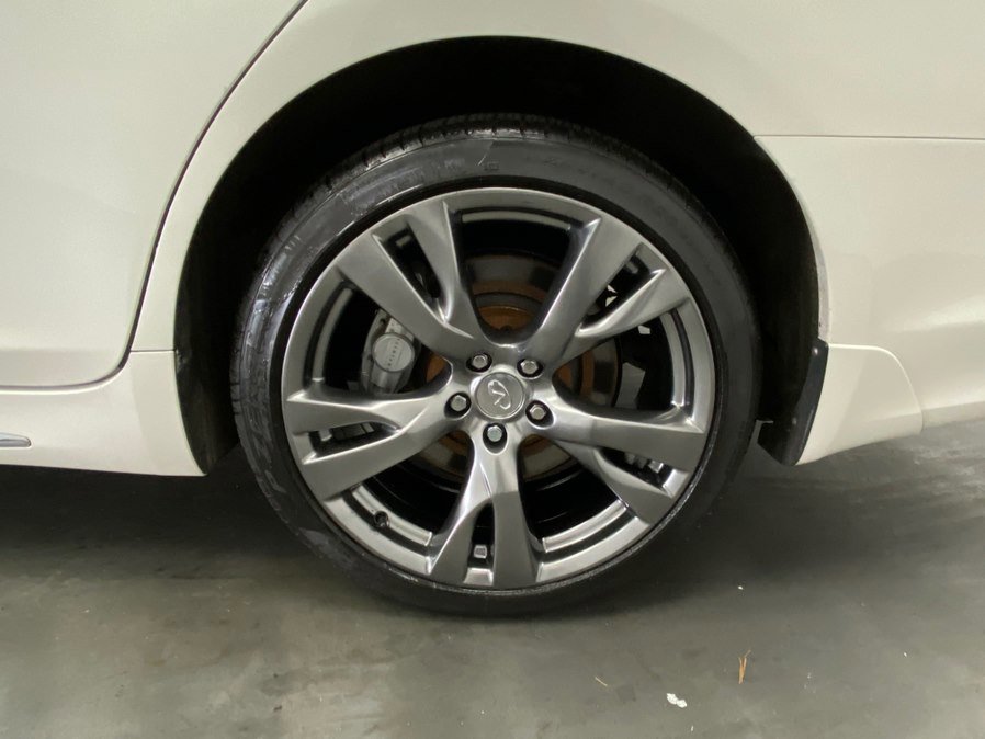 Used 2016 INFINITI Q70 L 3.7 w/ Deluxe Touring Package AWD/4WD image 18