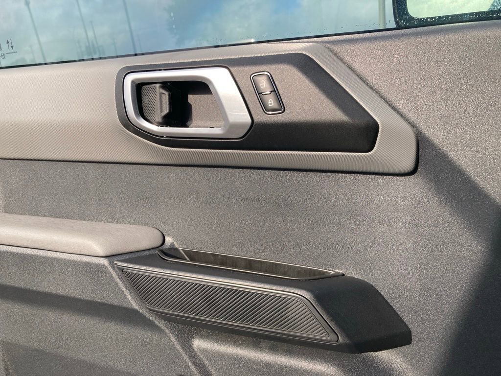 Used 2023 Ford Bronco Big Bend w/ Sasquatch Package image 12