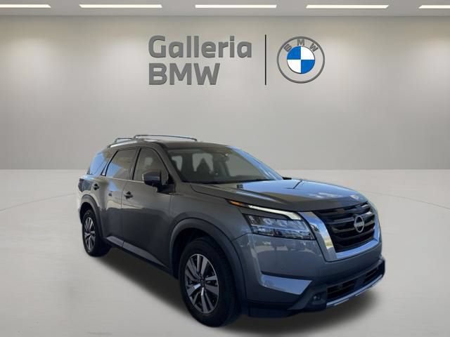 Used 2023 Nissan Pathfinder SL AWD/4WD image 5