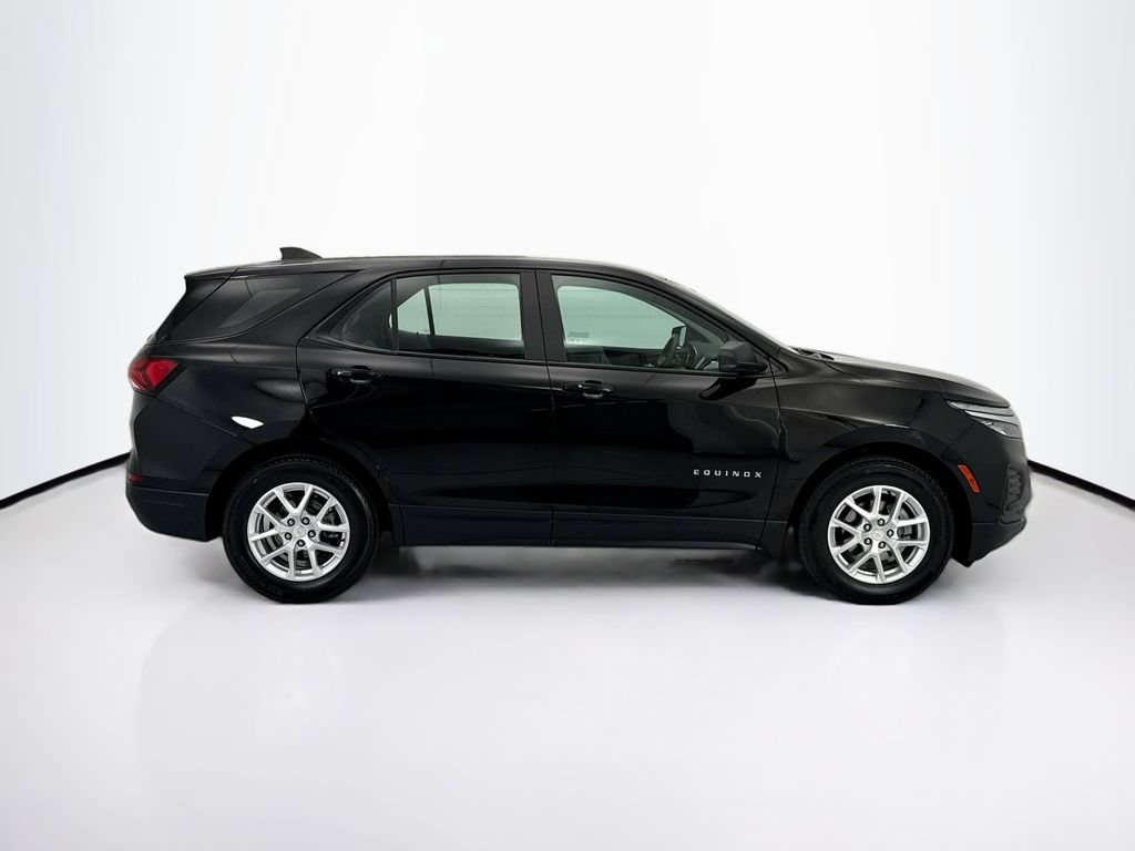 Used 2023 Chevrolet Equinox LS FWD image 4