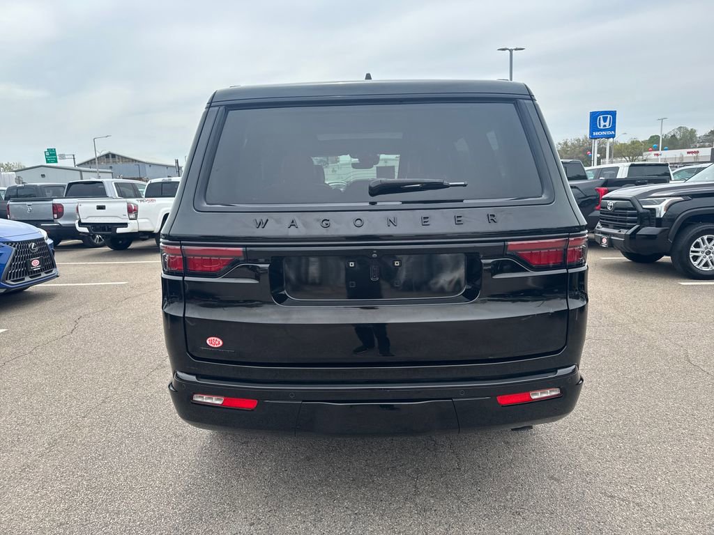Used 2023 Jeep Wagoneer Series II w/ Convenience Group I AWD/4WD image 6