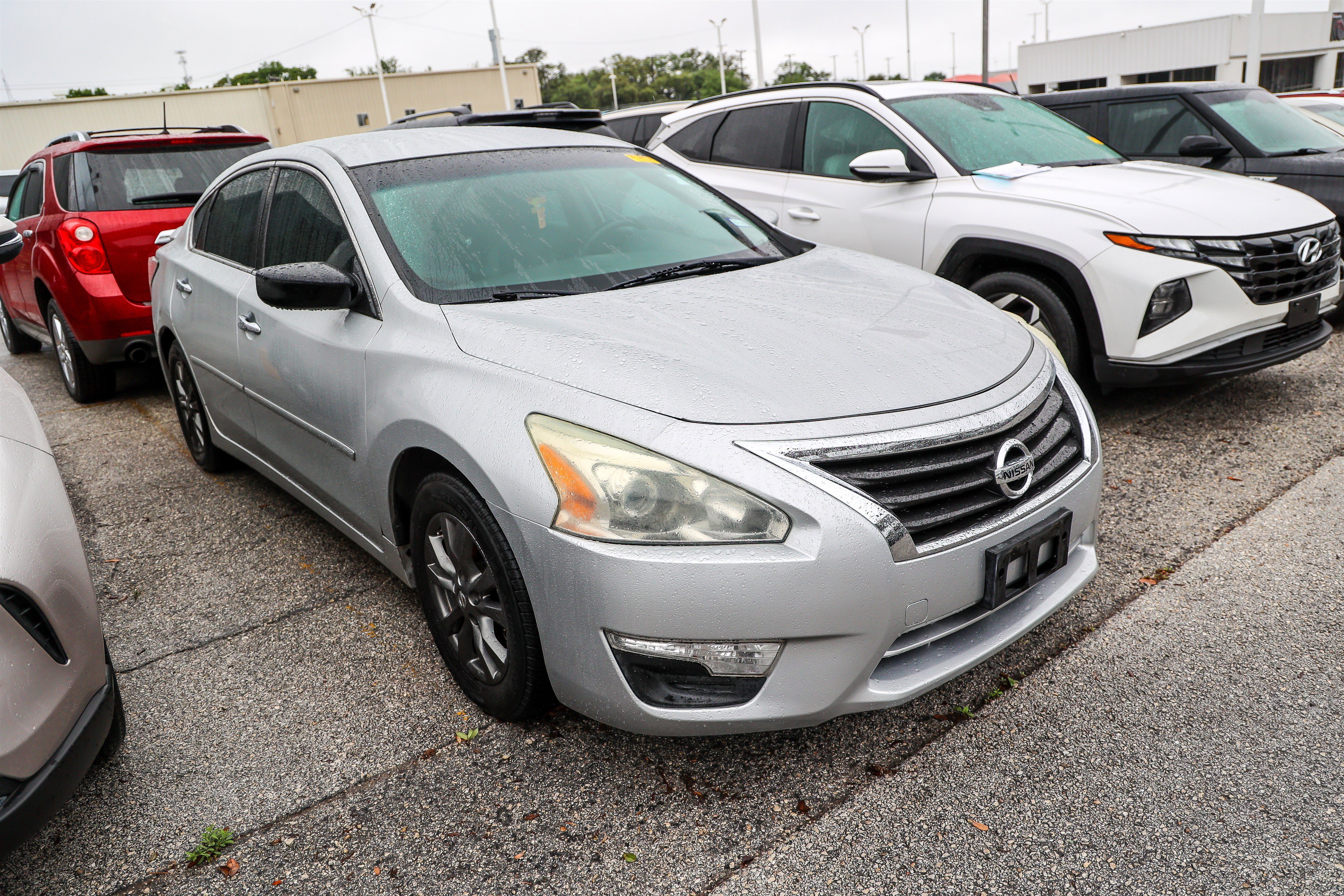Used 2015 Nissan Altima 2.5 S w/ Sport Value Package image 6