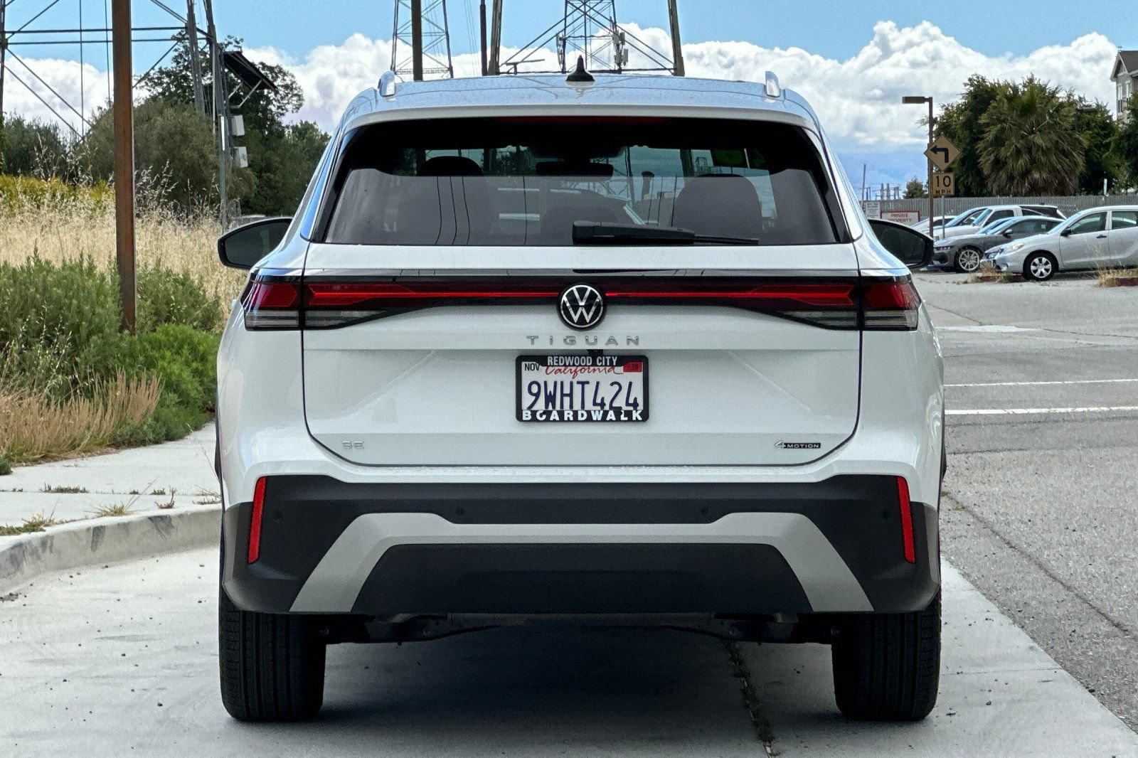 Certified 2026 Volkswagen Tiguan SE w/ Panoramic Sunroof Package AWD/4WD image 5