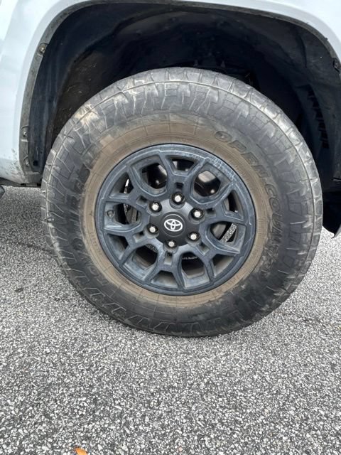 Used 2019 Toyota Tacoma SR5 RWD image 5