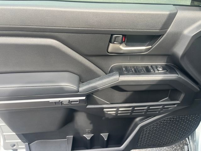 Used 2025 Toyota Tacoma TRD Sport AWD/4WD image 18