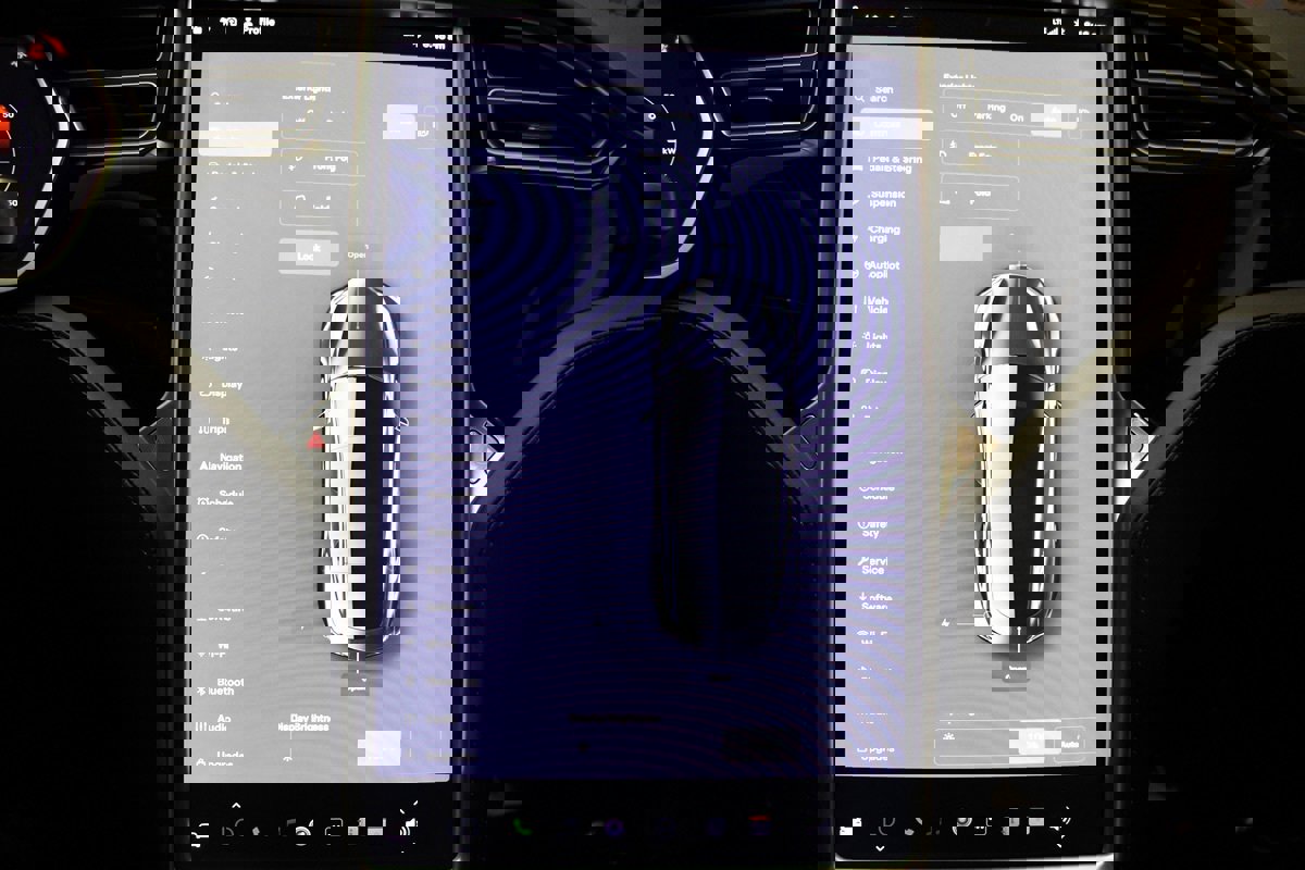 Used 2018 Tesla Model S 75D image 25