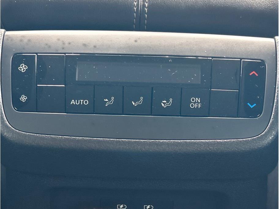 Used 2024 Nissan Pathfinder SL image 25