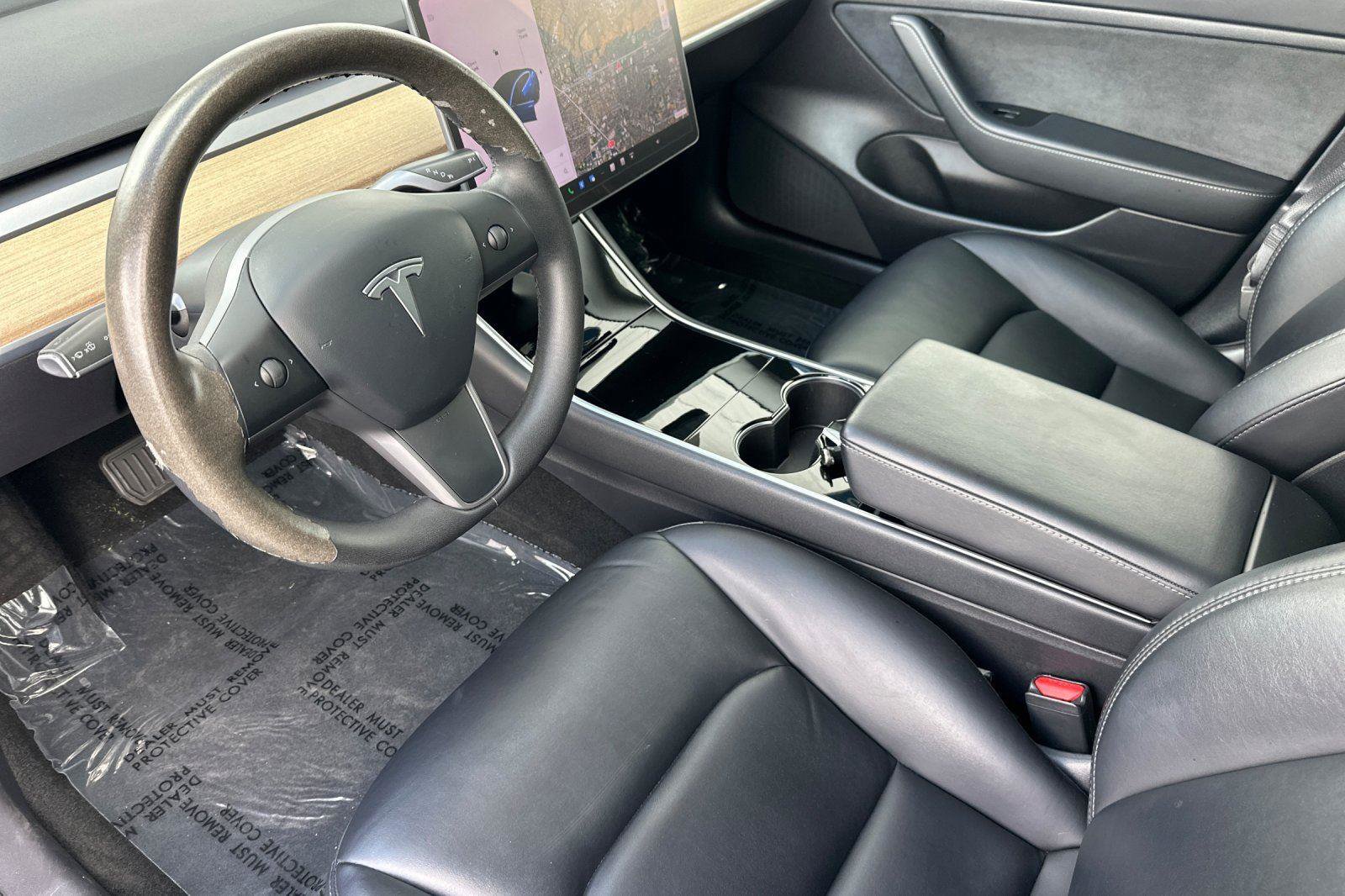 Used 2020 Tesla Model 3 Standard Range Plus image 9
