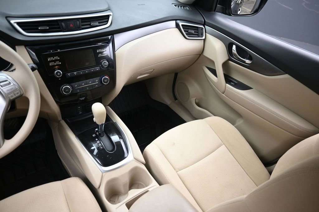 Used 2015 Nissan Rogue S FWD image 12