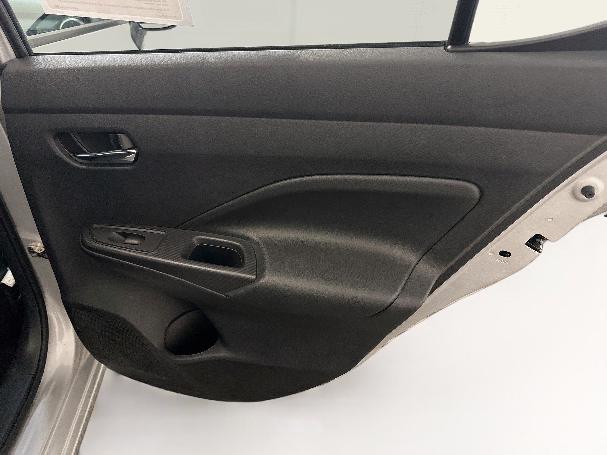 Used 2025 Nissan Versa SV FWD image 30