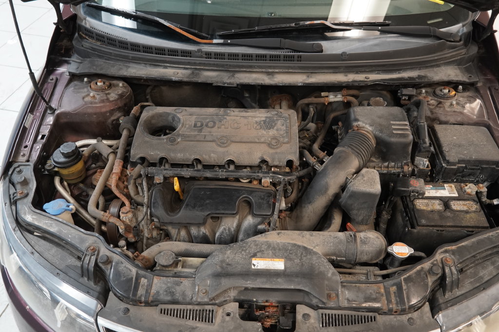 Used 2010 Kia Forte EX FWD image 65