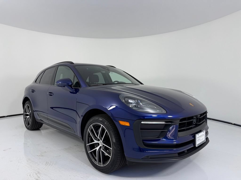 Certified 2026 Porsche Macan AWD/4WD image 9
