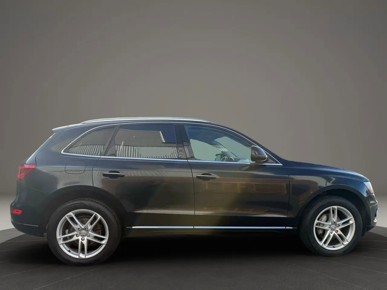 Used 2016 Audi Q5 2.0T Premium Plus w/ Technology Package image 6