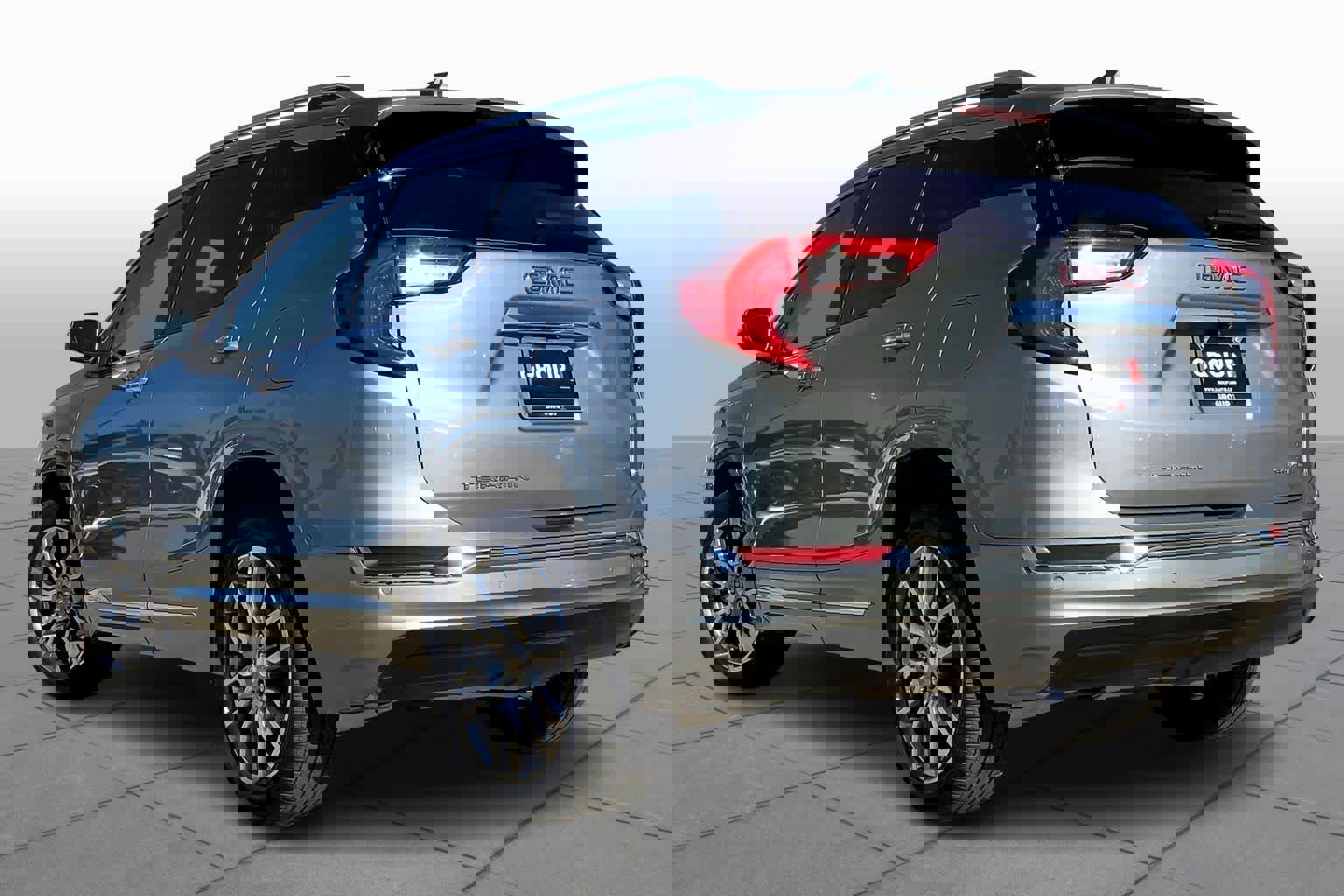 Used 2024 GMC Terrain Denali w/ Denali Premium Package image 11