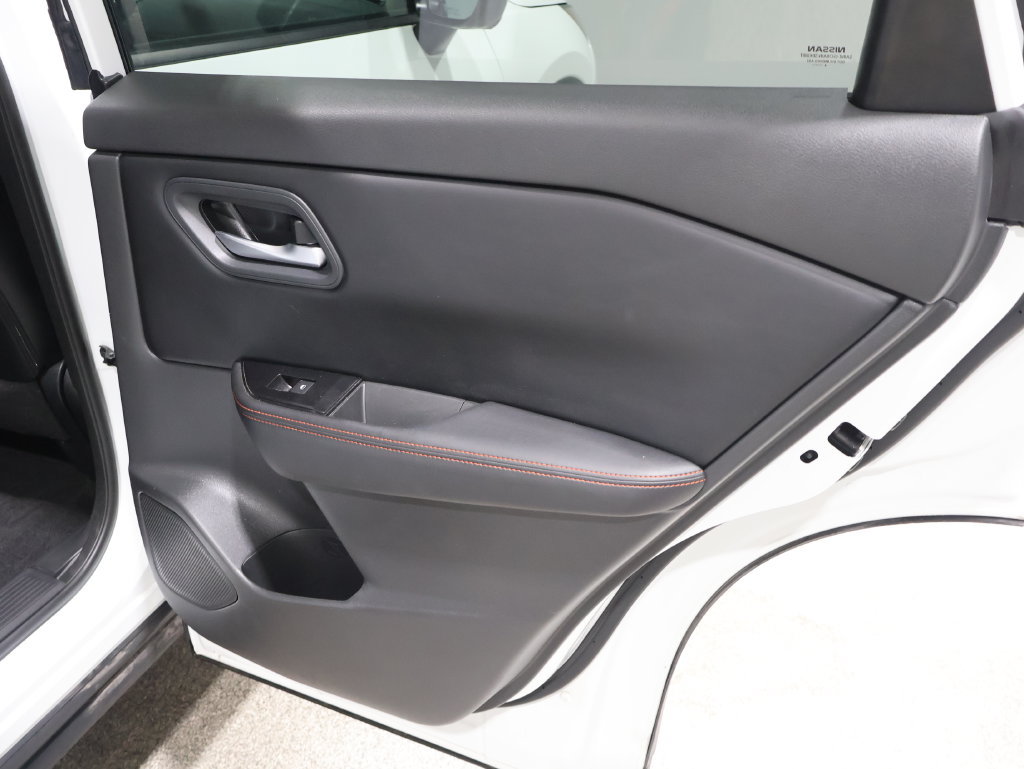 Used 2025 Nissan Rogue SV AWD/4WD image 24