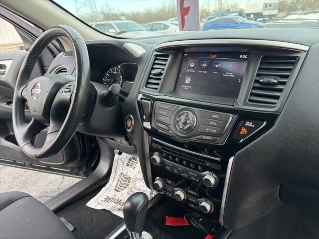 Used 2017 Nissan Pathfinder SV image 26