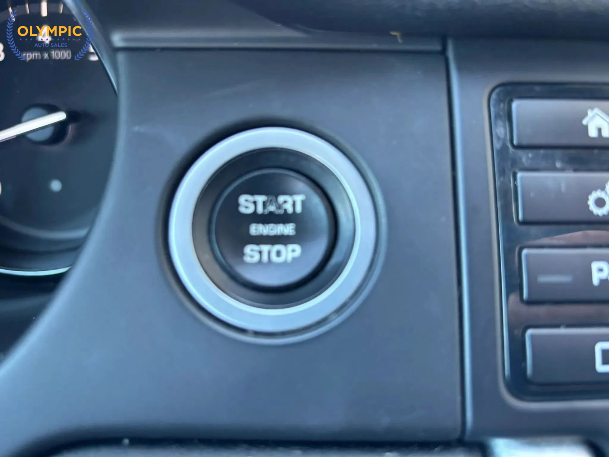 Used 2019 Land Rover Discovery Sport SE image 35