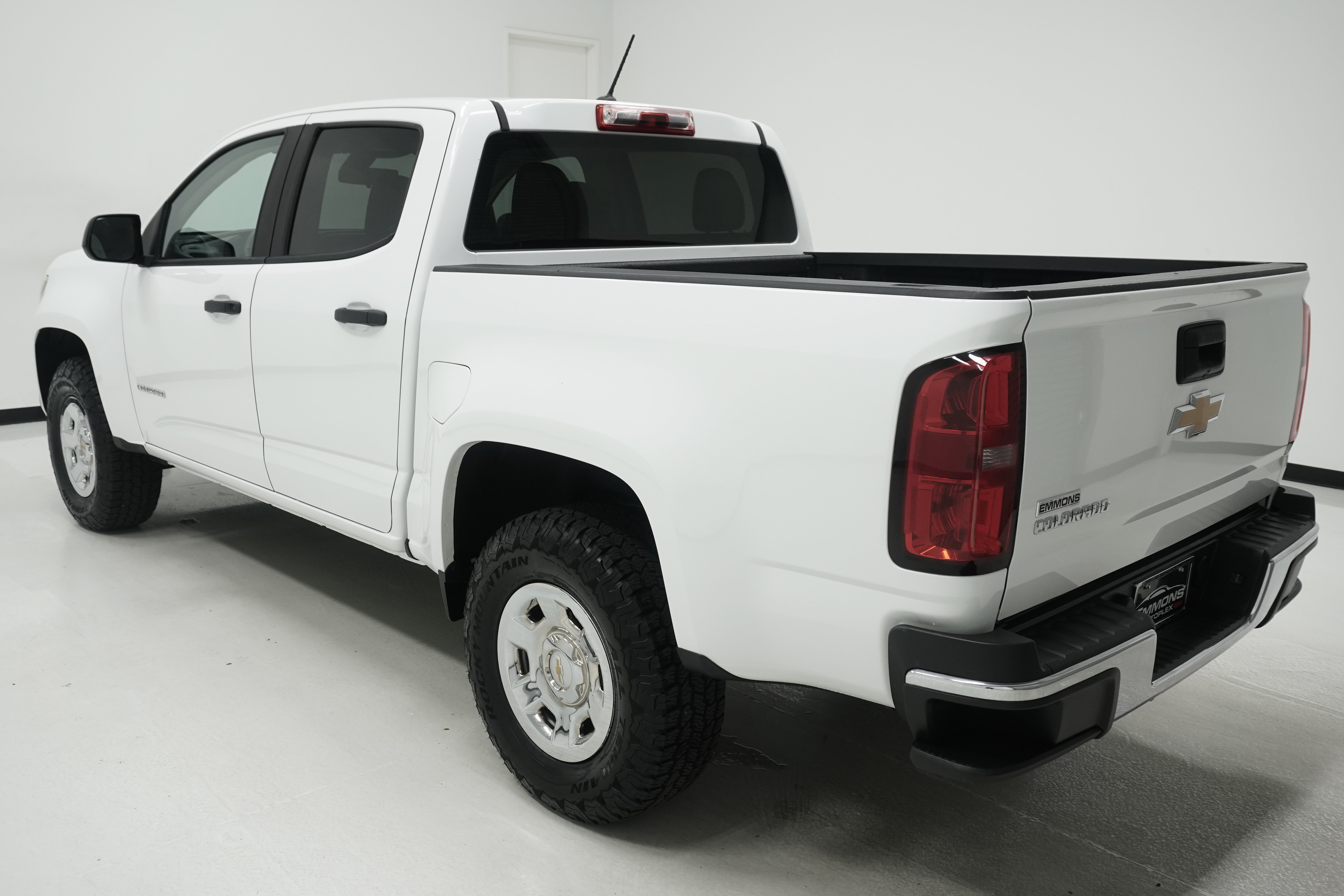 Used 2018 Chevrolet Colorado W/T w/ WT Convenience Package RWD image 5