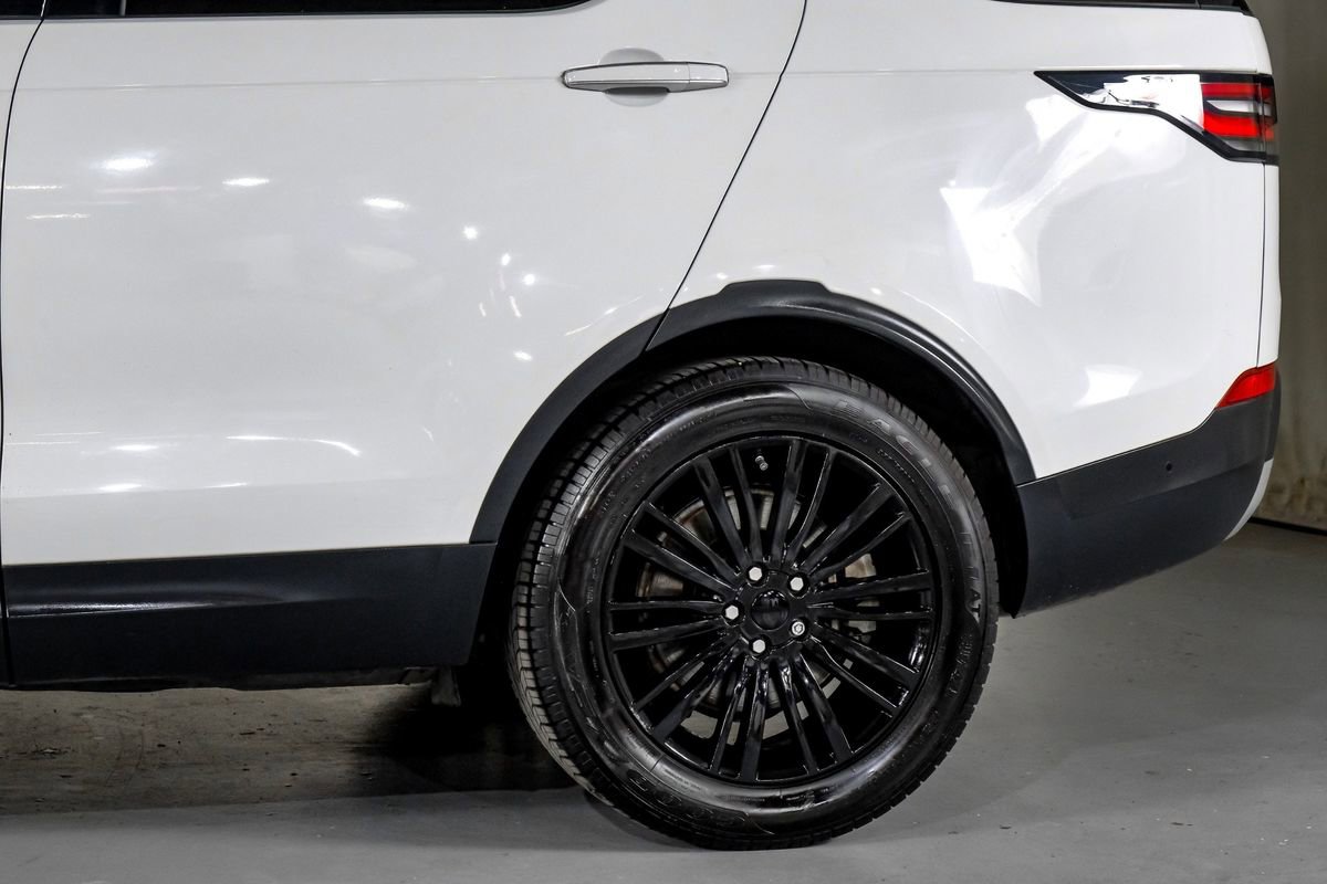 Used 2019 Land Rover Discovery HSE Luxury image 13