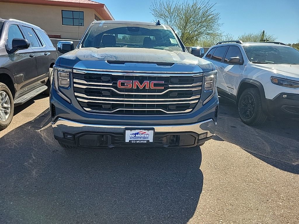 Used 2024 GMC Sierra 1500 SLT image 1