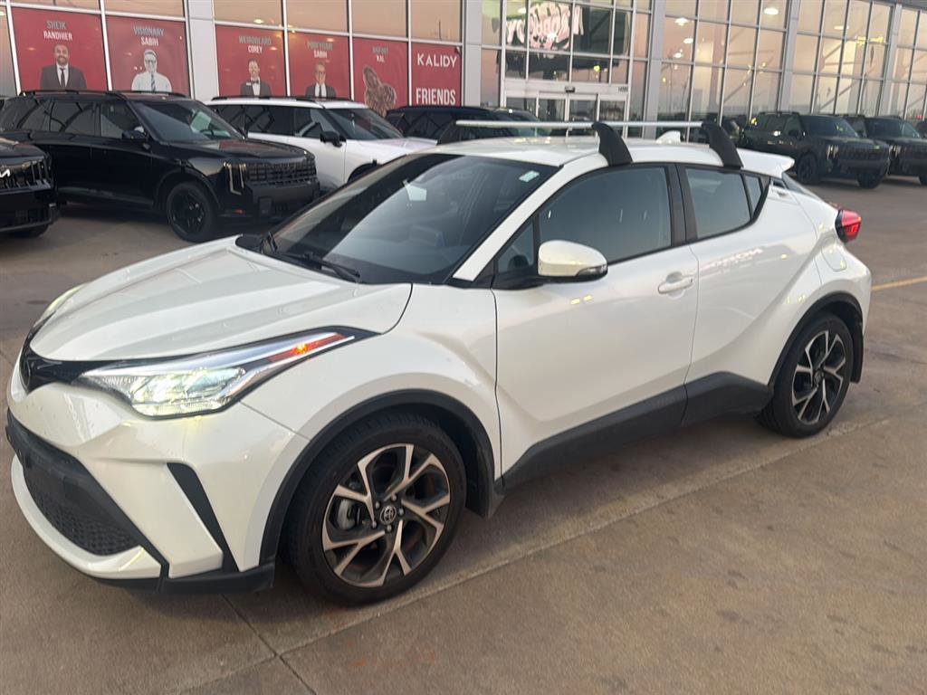 Used 2021 Toyota C-HR XLE image 2