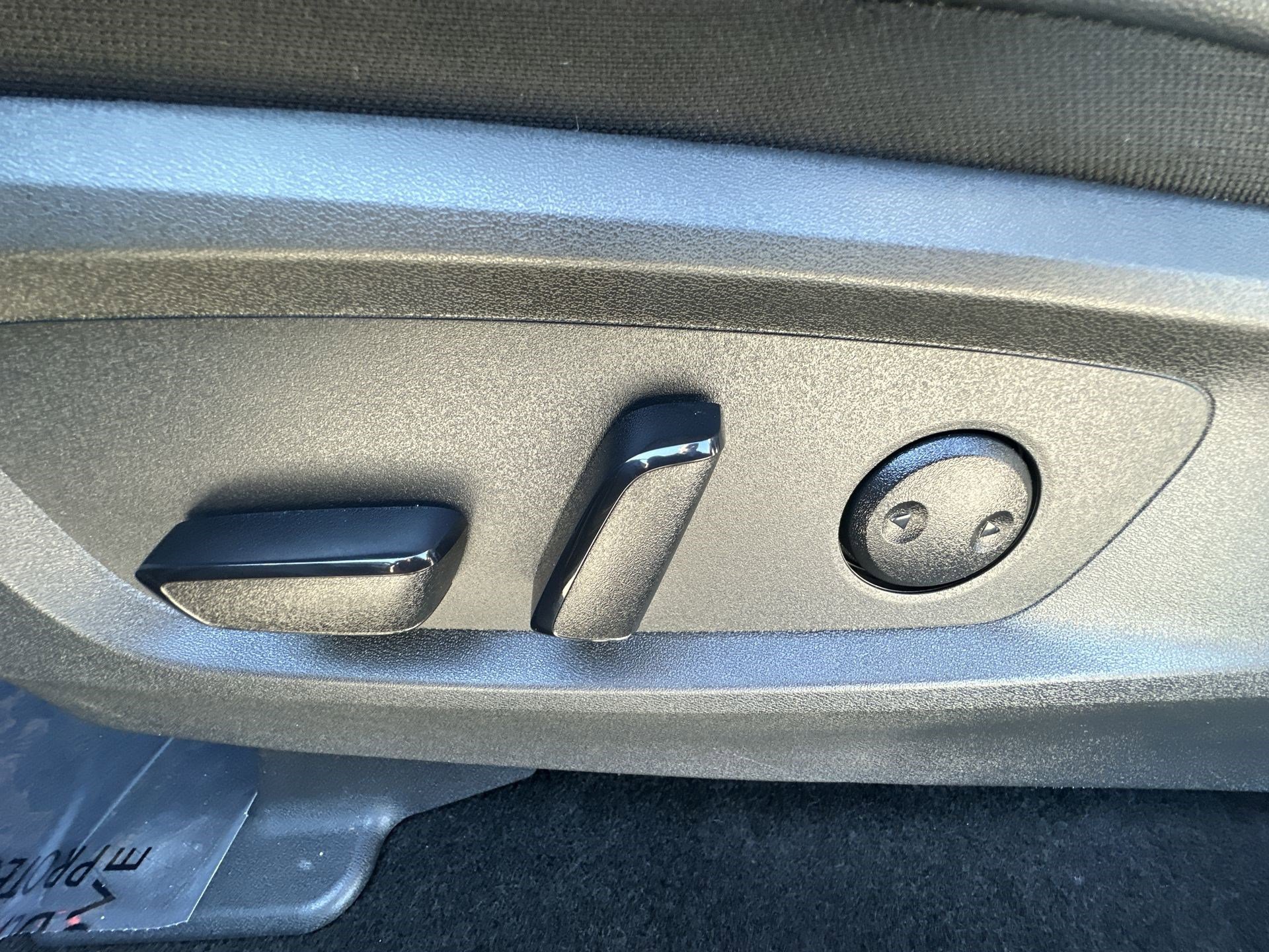 Used 2024 Nissan Pathfinder Platinum w/ Cargo Package image 14