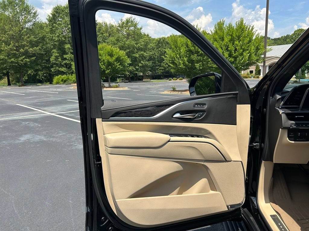 Used 2022 Cadillac Escalade Premium Luxury w/ Performance Package AWD/4WD image 58