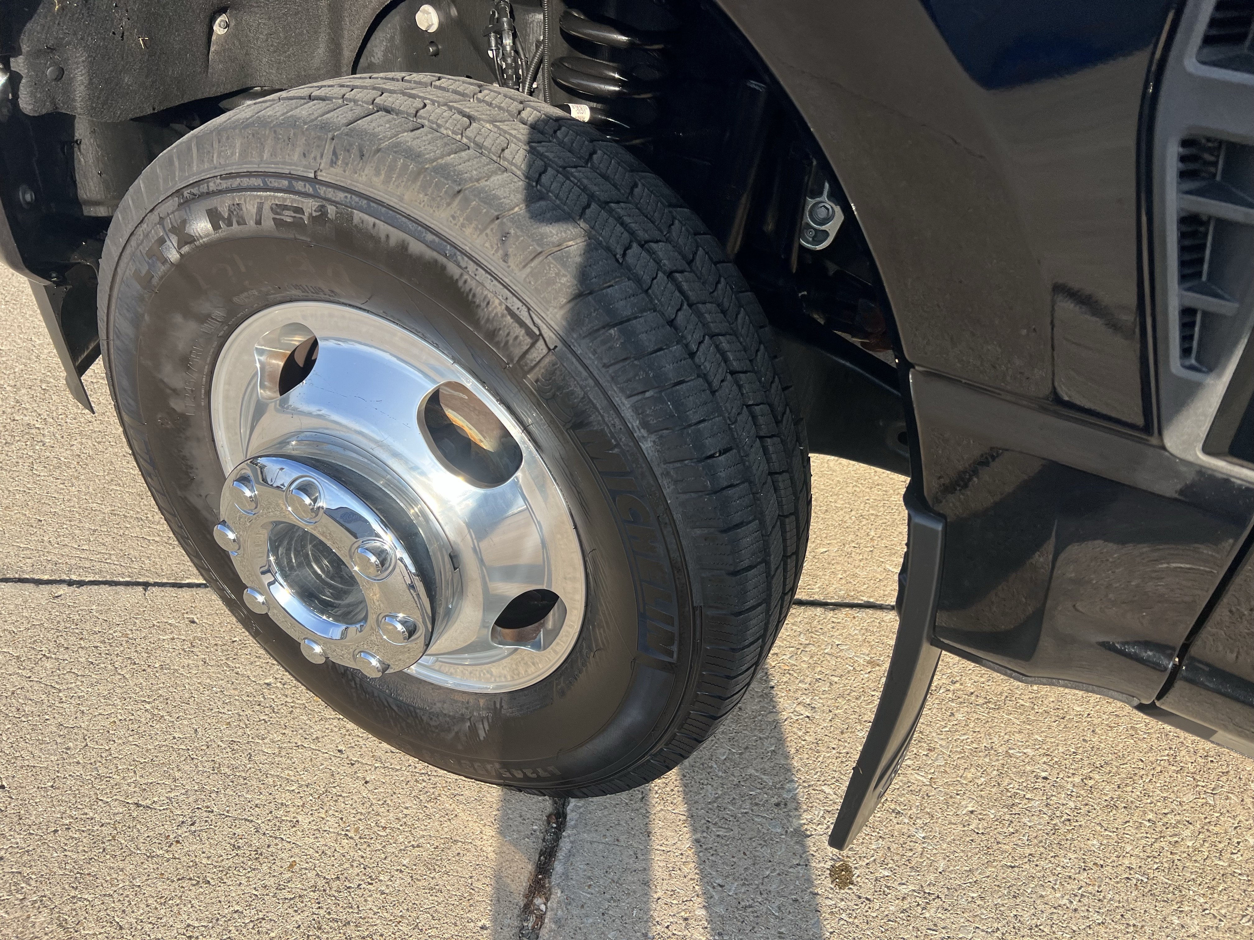 Used 2025 Ford F350 Platinum AWD/4WD image 11