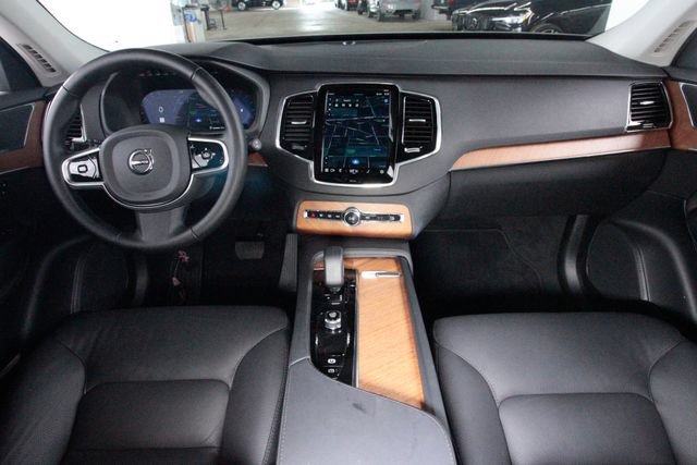 Certified 2025 Volvo XC90 B5 Plus w/ Protection Package Premier AWD/4WD image 8