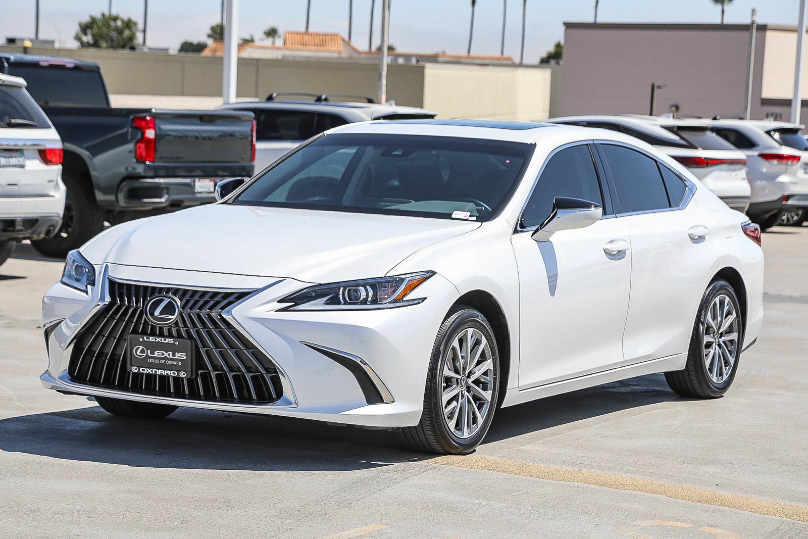 Used 2025 Lexus ES 350 FWD image 3