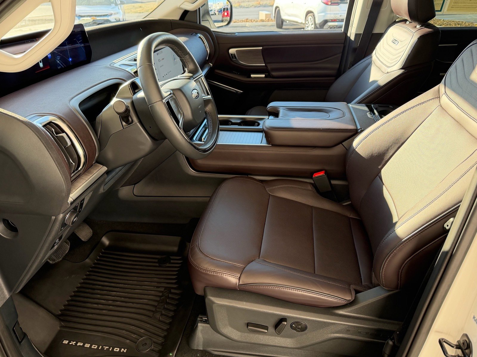 Used 2025 Ford Expedition Platinum w/ Platinum Ultimate Package image 15