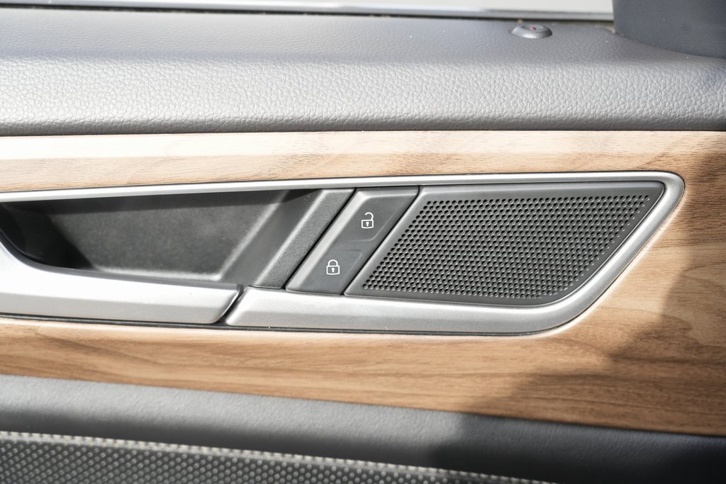 Used 2024 Volkswagen Atlas SE image 29