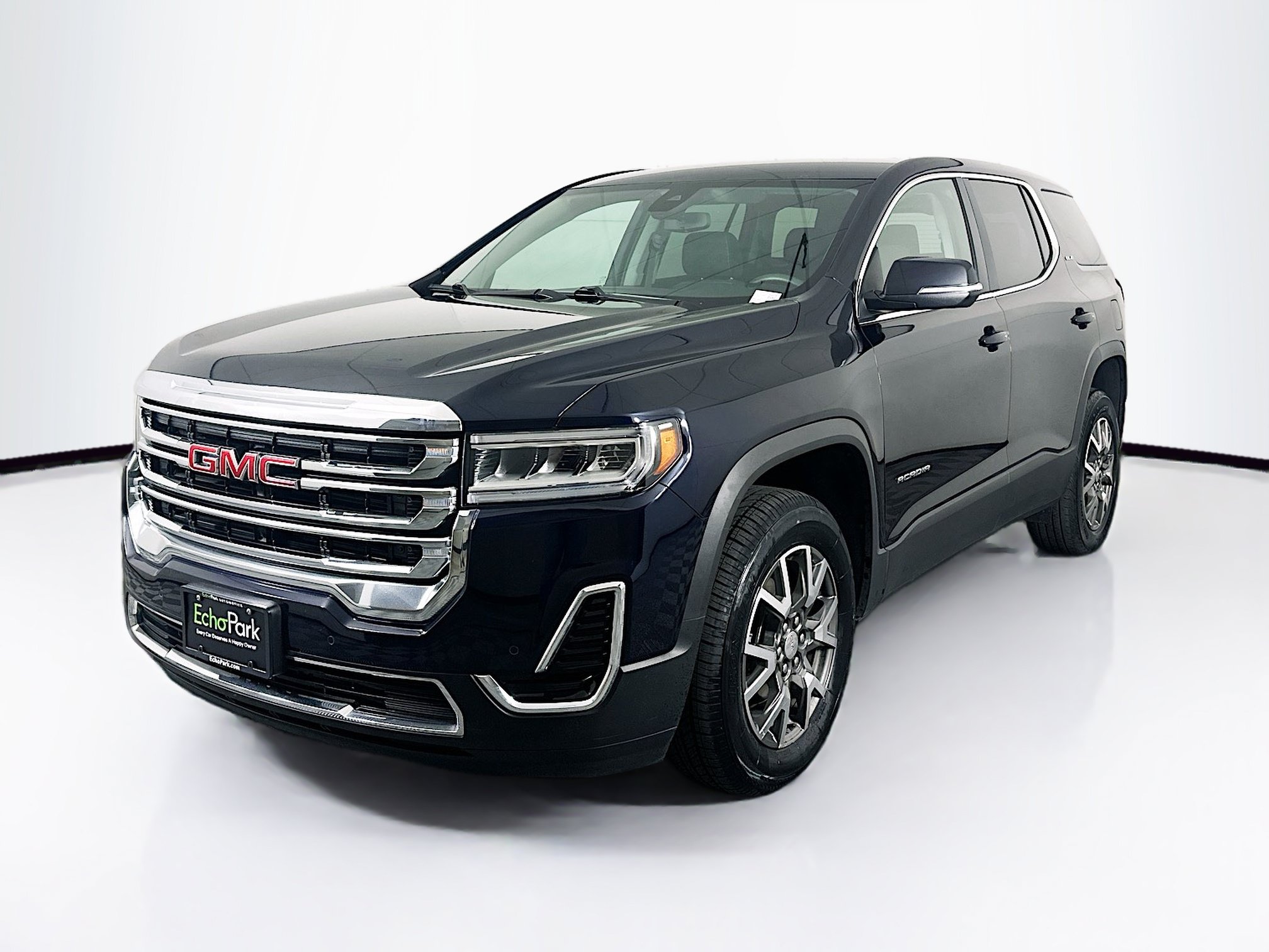 Used 2022 GMC Acadia SLE FWD image 3
