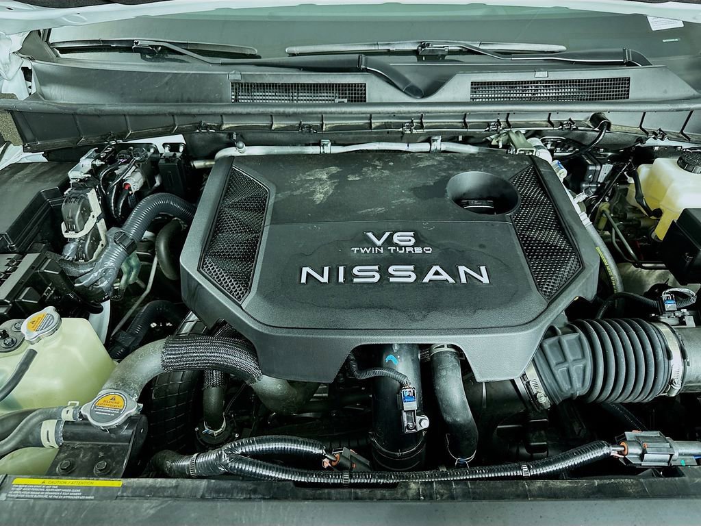 Certified 2025 Nissan Armada Platinum Reserve image 42