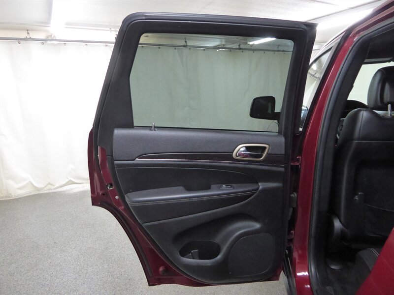Used 2014 Jeep Grand Cherokee Limited w/ Trailer Tow Group IV AWD/4WD image 27