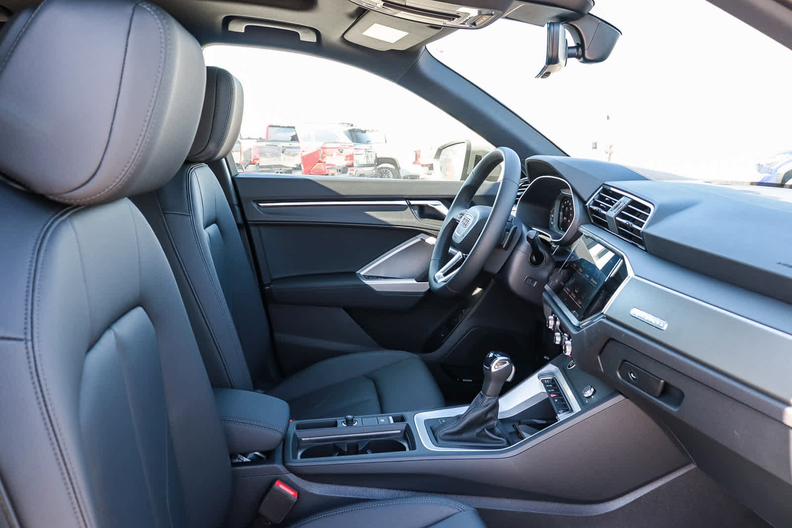 New 2025 Audi Q3 2.0T Premium image 22