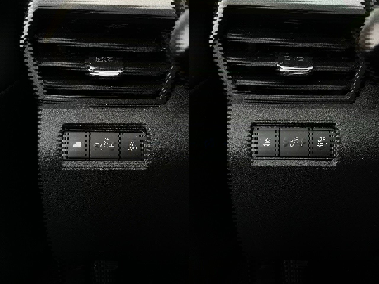 Used 2025 Nissan Altima 2.5 SV image 22