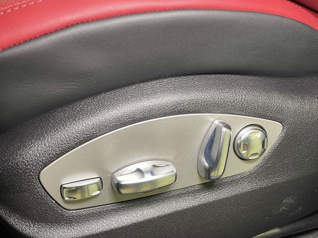 New 2026 Porsche Macan image 17