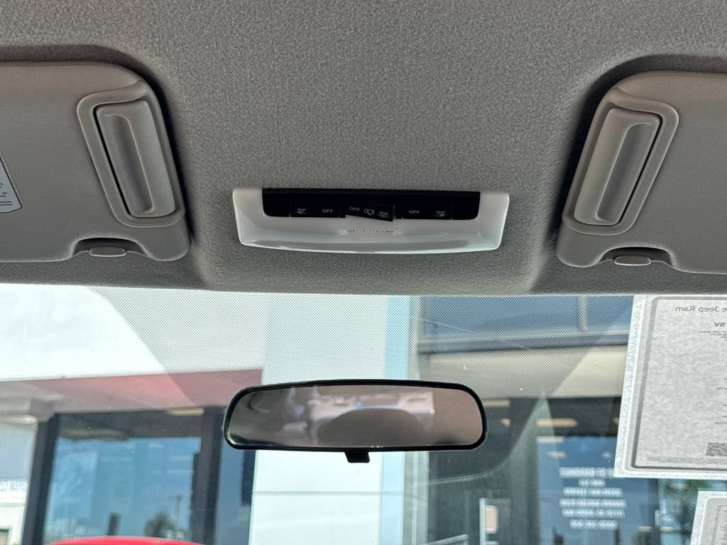 Used 2018 Nissan Kicks SV FWD image 23