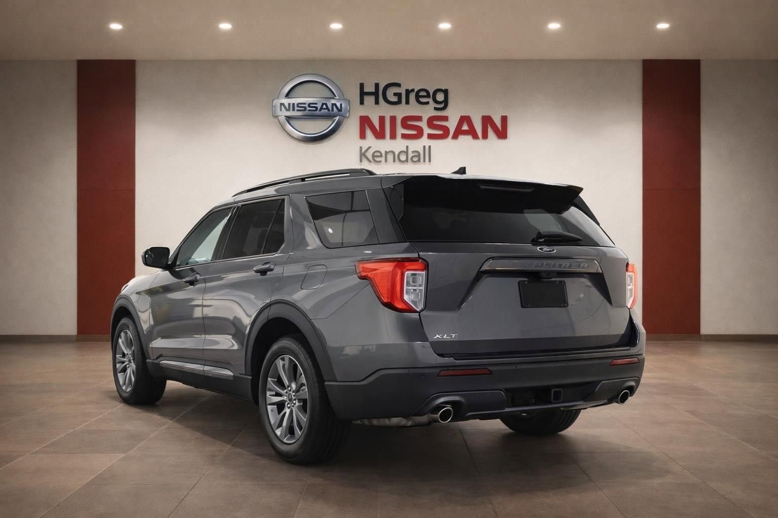 Used 2021 Ford Explorer XLT w/ Equipment Group 202A image 2