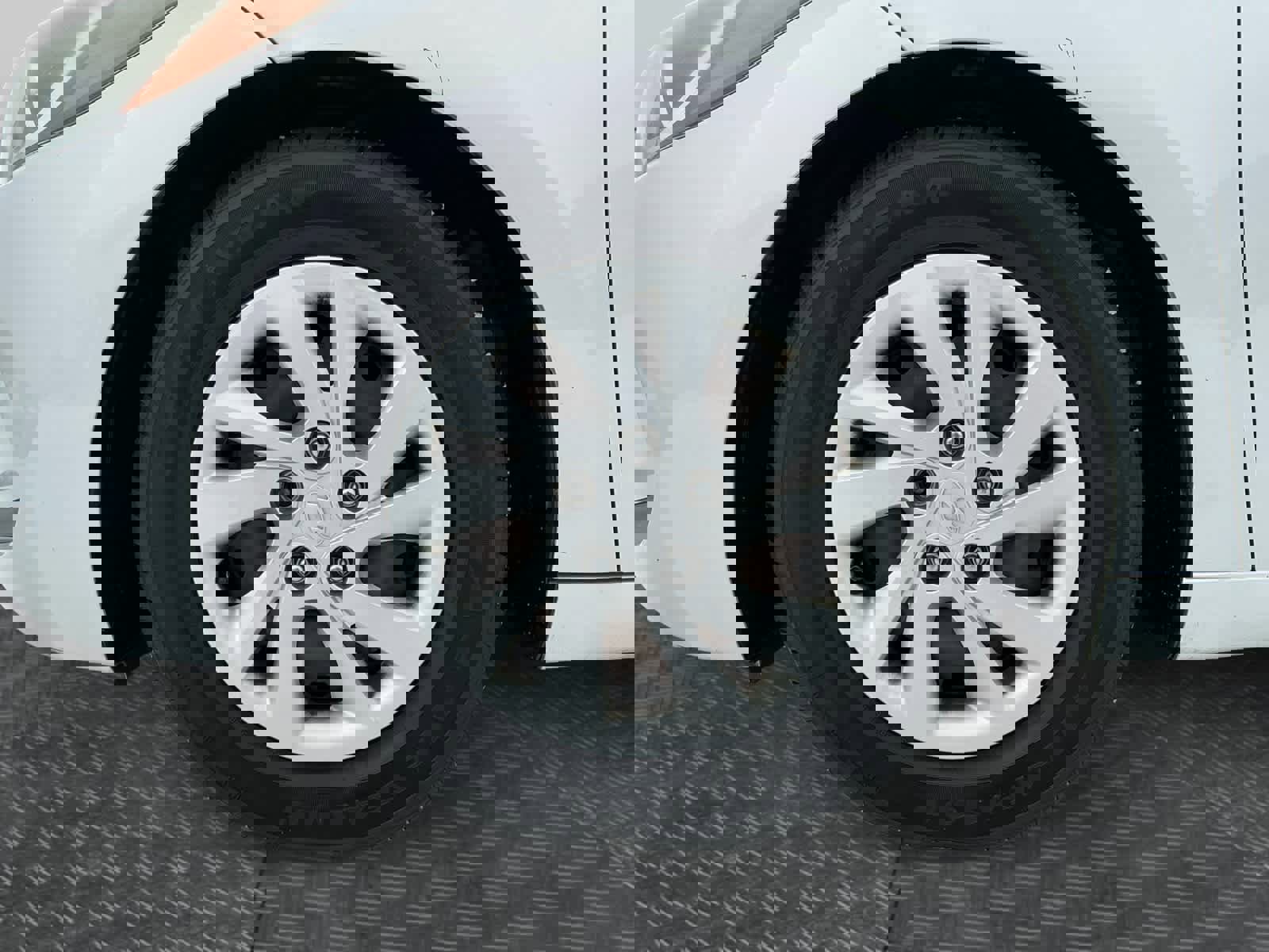 Used 2018 Hyundai Elantra SE w/ Cargo Package image 12