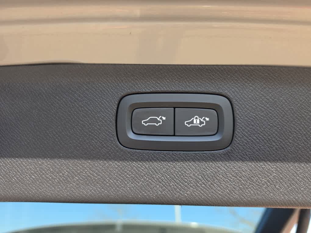 Used 2024 Volvo XC90 B5 Plus image 7