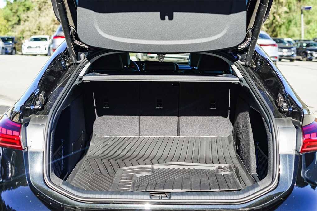 New 2025 Audi A6 e-tron Premium image 27